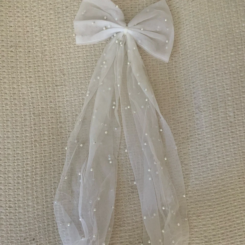 Free People White Bridal Pearl Wedding Hair Bow Veil Accessory